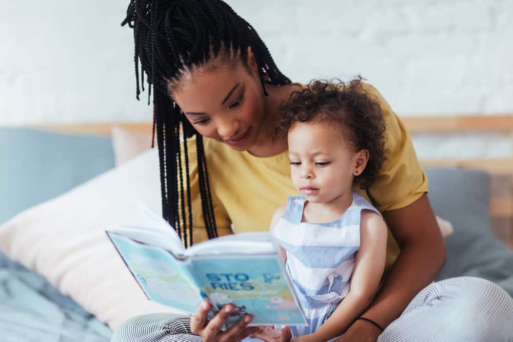A leitura na primeira infância ajuda a desenvolver as capacidades cognitivas e sociais